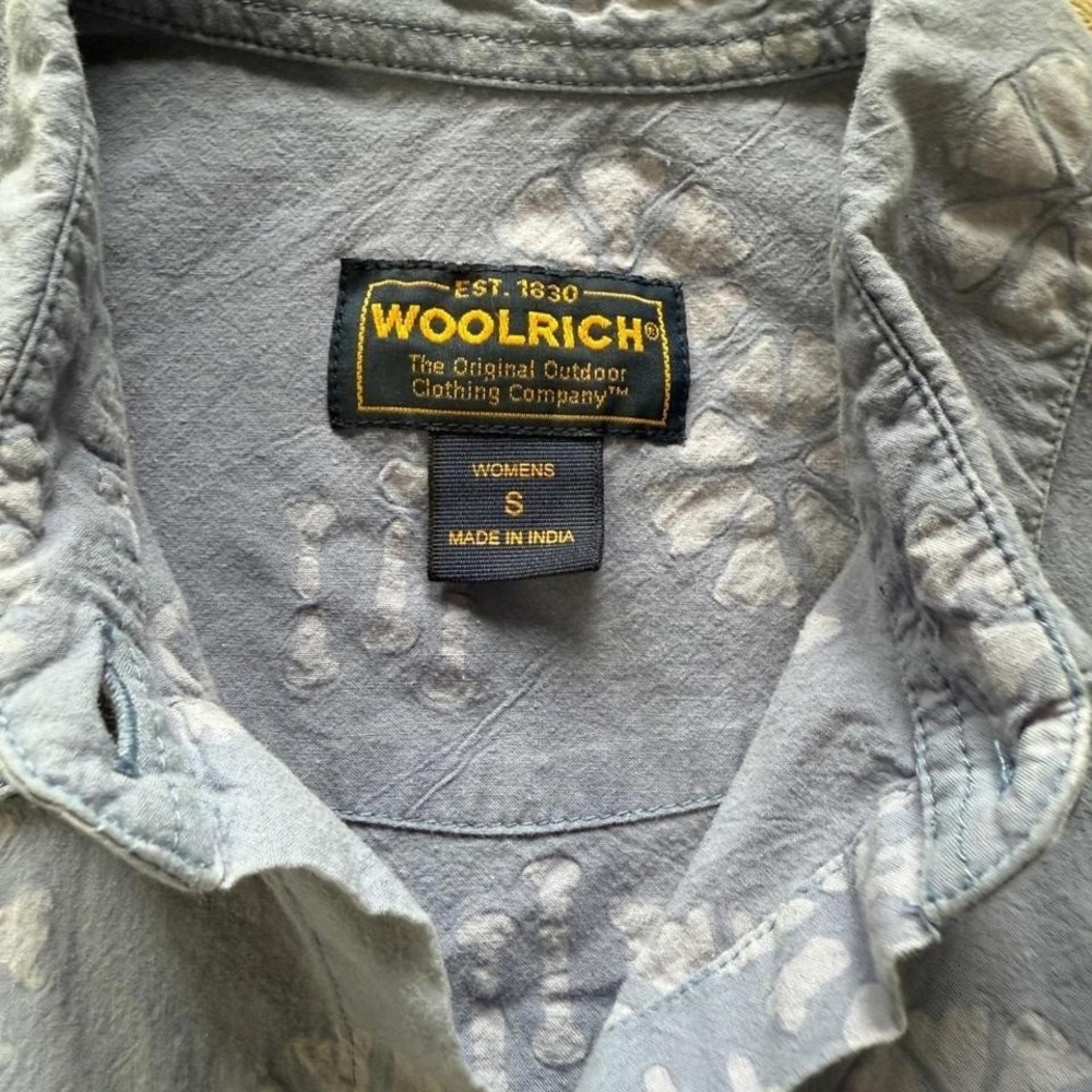 Vintage Woolrich‎ Women's Blue Button Down Shirt with Floral Print Size Small - Picture 2 of 7
